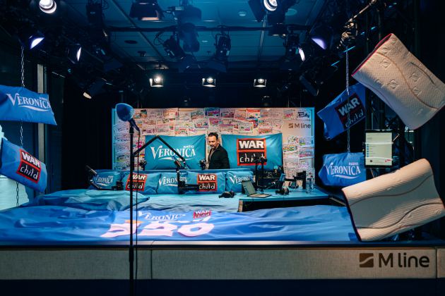The innovative sleep brand M line keeps Radio Veronica DJs in bed for War Child during (S)Top 520
